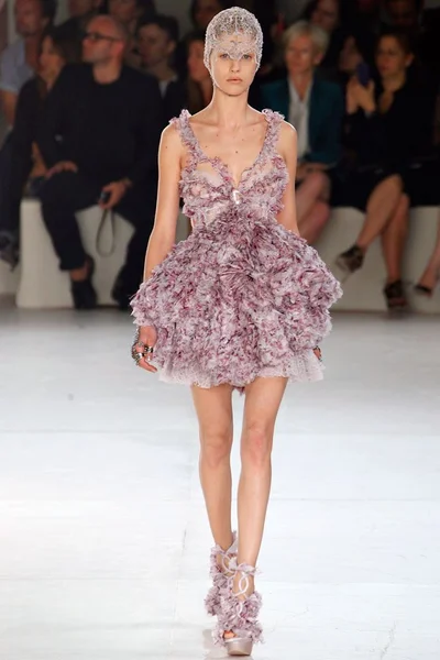 Look 13